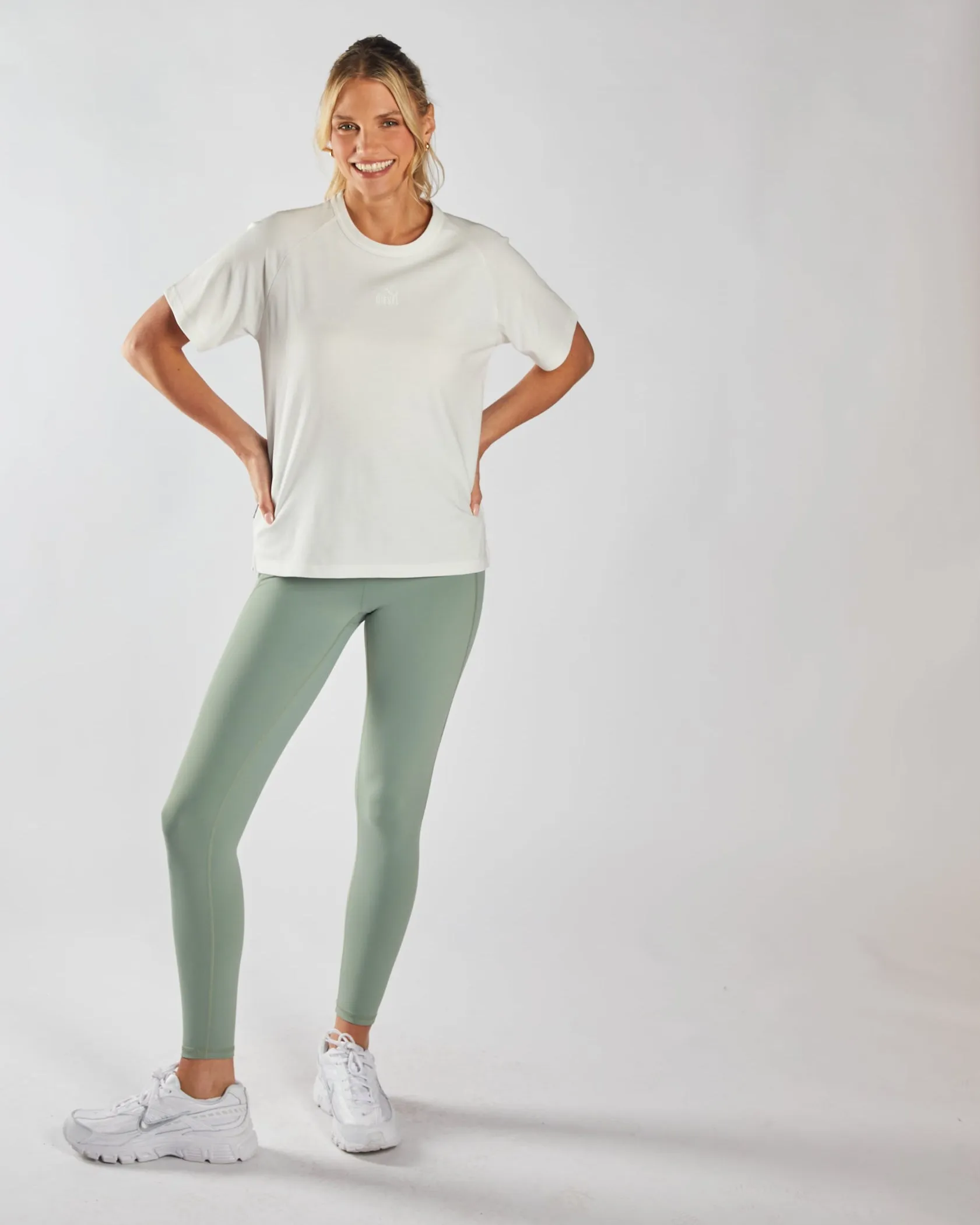 Gia T-Shirt Ivory