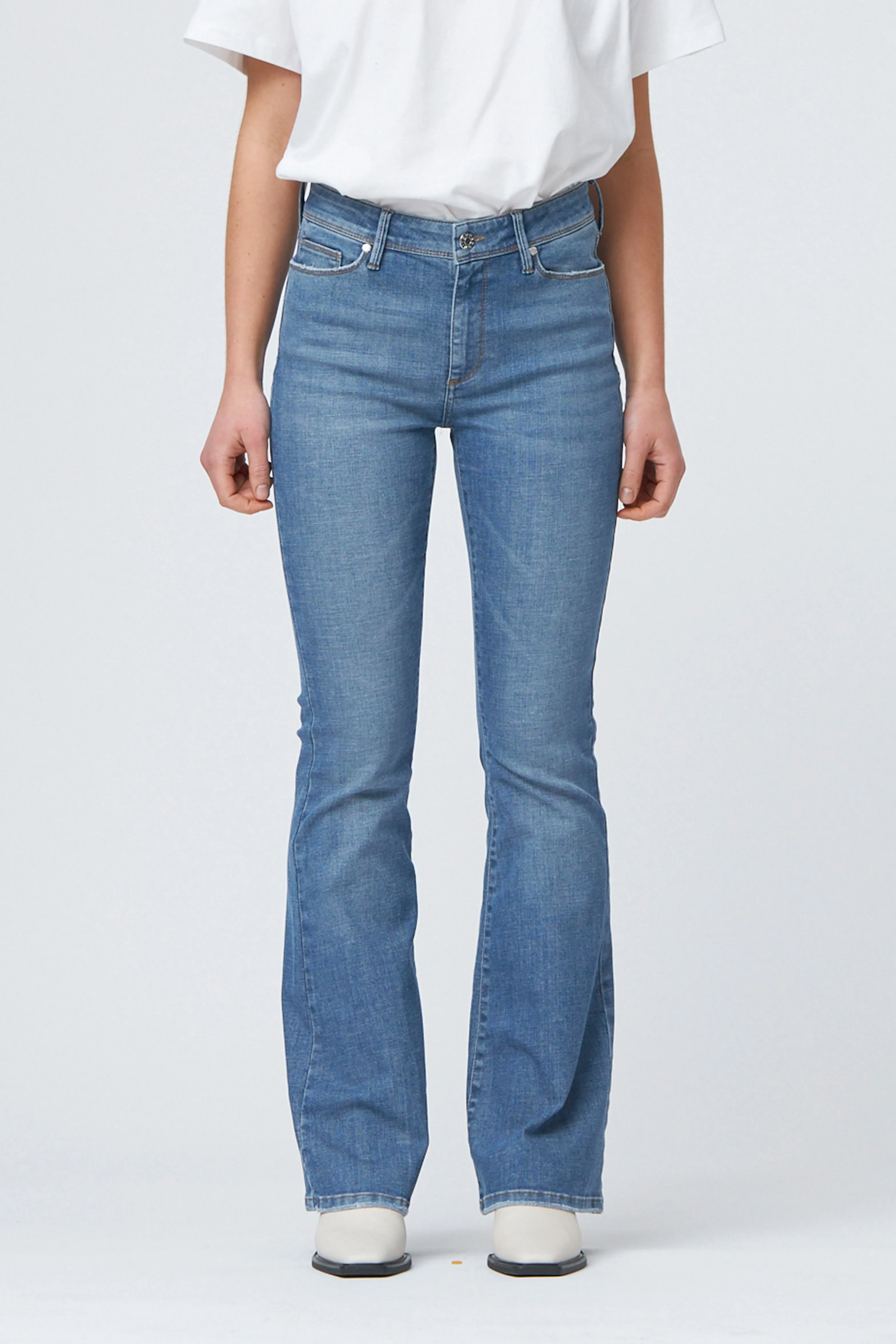 TD Albert Flare Jeans Wash Bleached Lu - Denim Blue
